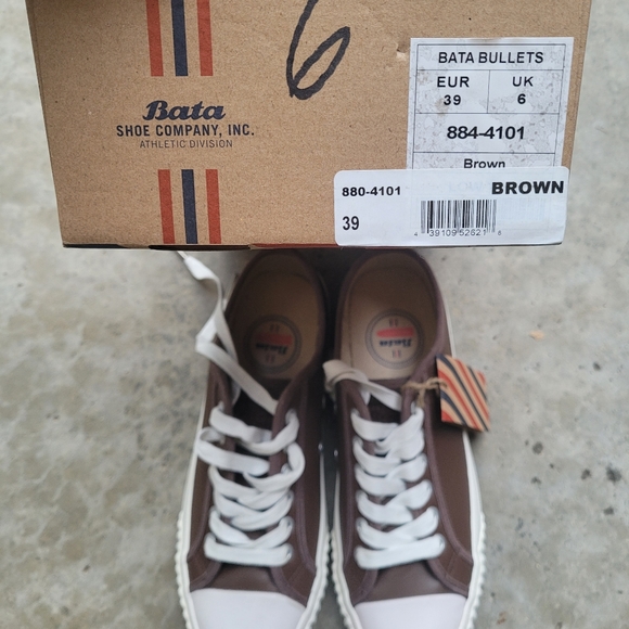 NWT Bata Bullets Sneakers - Picture 5 of 14